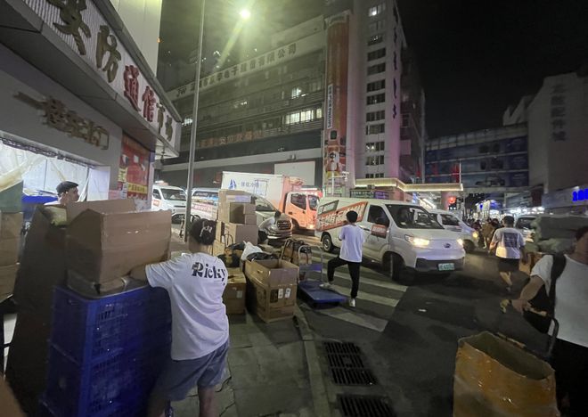 见证苹果华为厮杀的华强北留不住风口的宿命感(图12)