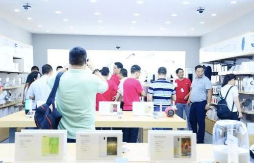 【渠道运营】值得通信运营商学习的十大科技零售店(图39)